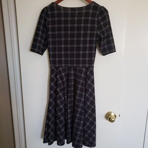 LuLaRoe Dresses - Lularoe Nicole plaid dress LuLaRoe Dresses - Lularoe Nicole plaid dress